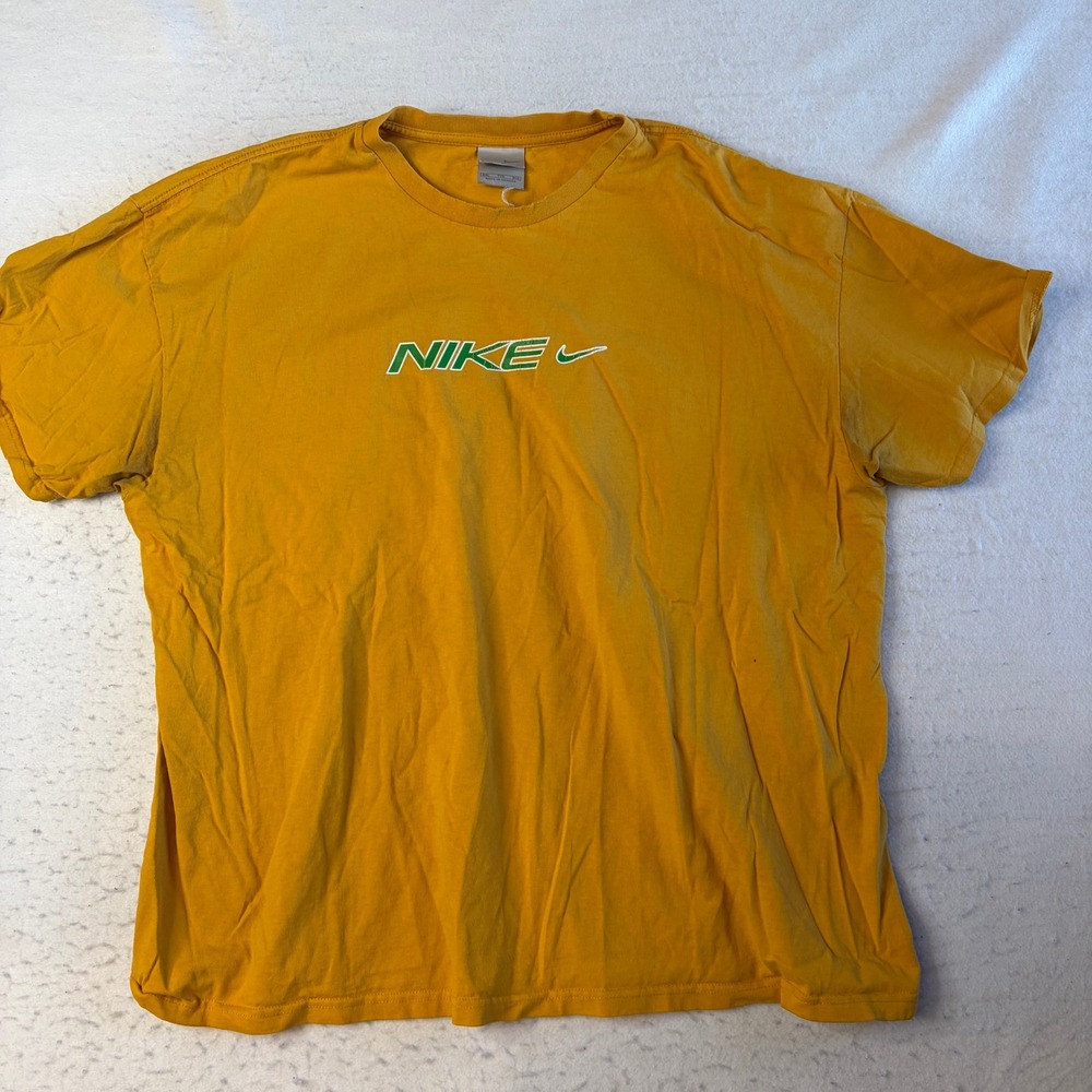 Nike T-Shirt Mens XL Yellow Vintage Center Swoosh Graphic Short Sleeve